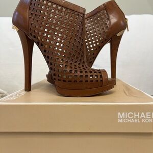 Michael Kors Graham Bootie Brown Peep-Toe Heels 10